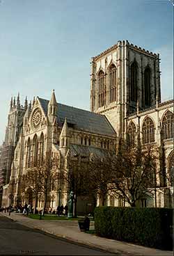 york_minster_close